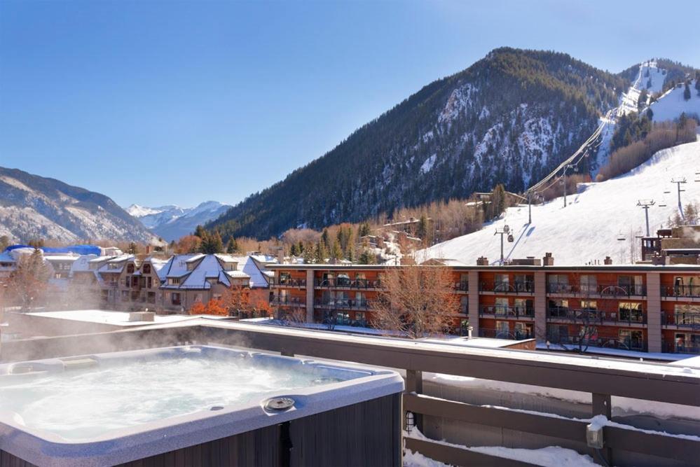 Independence Square 304, Stylish Hotel Room With Downtown Views & Great Location Aspen Exterior photo
